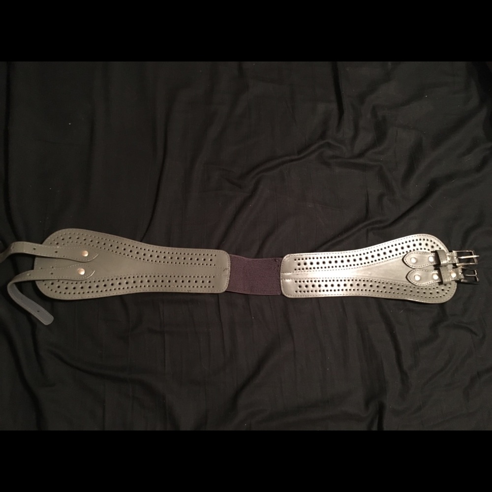 Chunky Gray Belt w/Clasps & Elastic Center